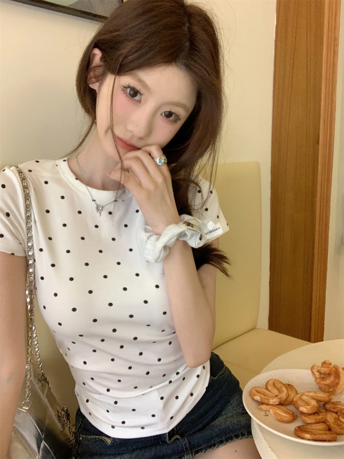 设计感圆领波点T恤女撞色减龄上衣2025夏季新款修身辣妹正肩短袖