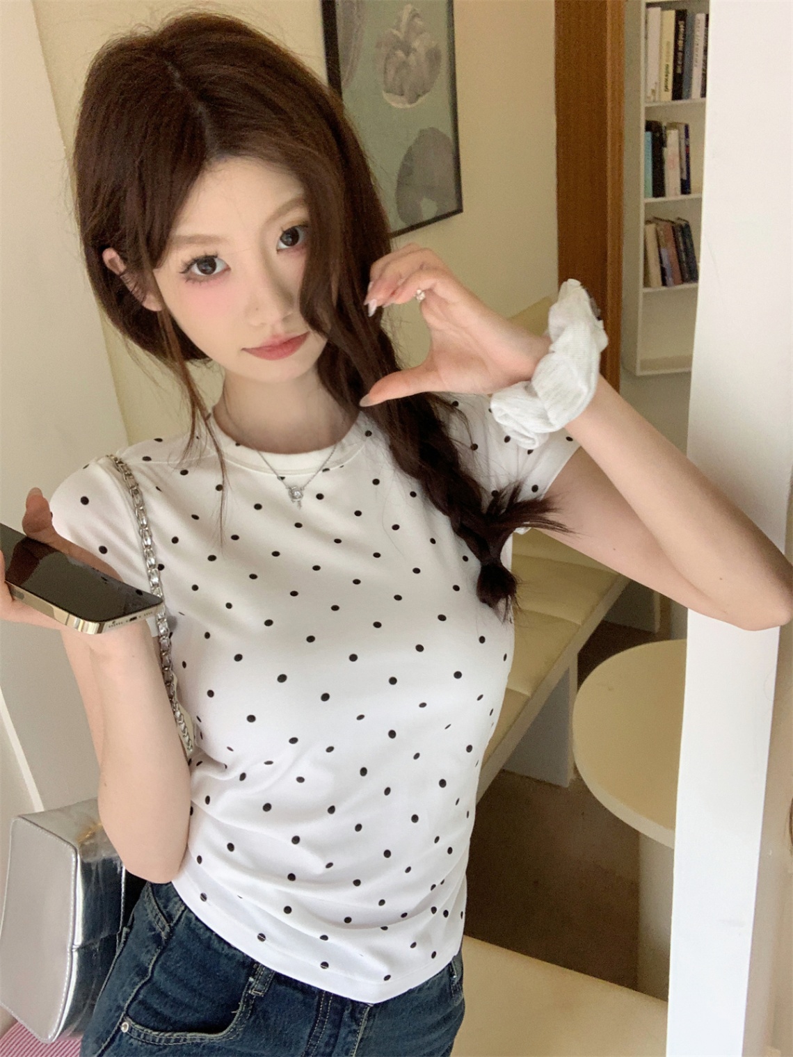 设计感圆领波点T恤女撞色减龄上衣2025夏季新款修身辣妹正肩短袖